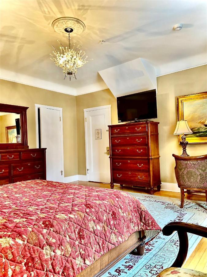 Monroe House Executive Guest Suites St. John's Bagian luar foto