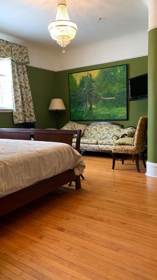 Monroe House Executive Guest Suites St. John's Bagian luar foto