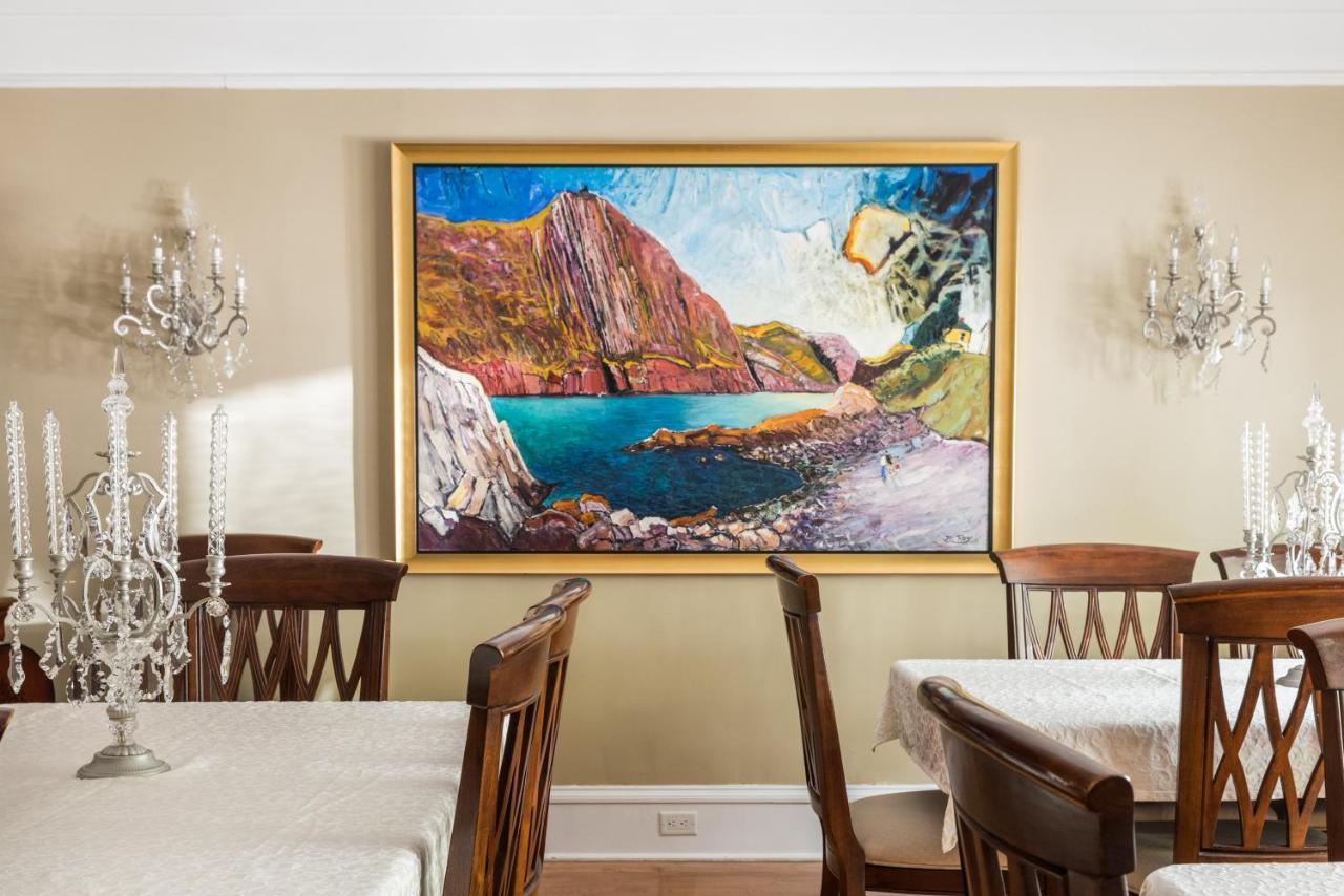Monroe House Executive Guest Suites St. John's Bagian luar foto