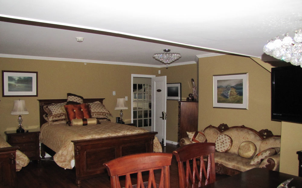 Monroe House Executive Guest Suites St. John's Bagian luar foto