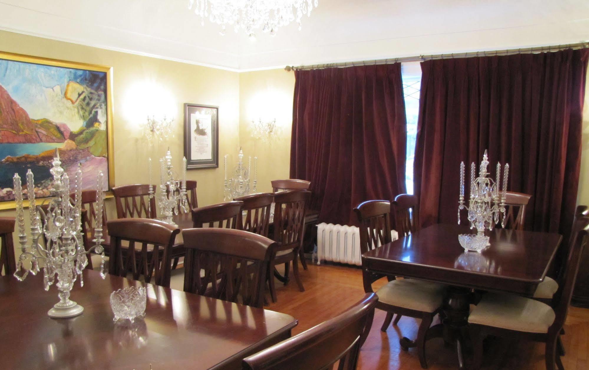 Monroe House Executive Guest Suites St. John's Bagian luar foto