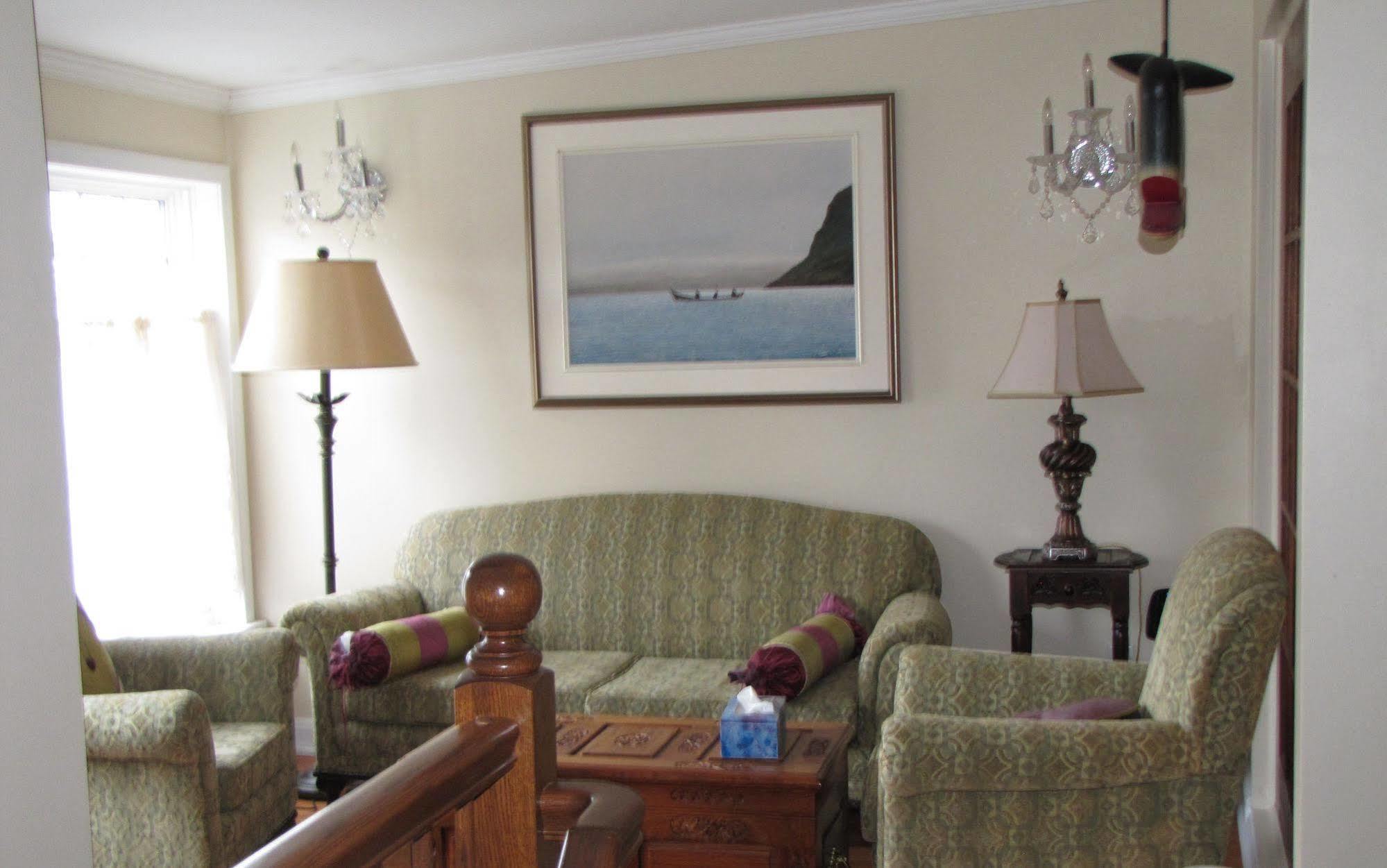 Monroe House Executive Guest Suites St. John's Bagian luar foto